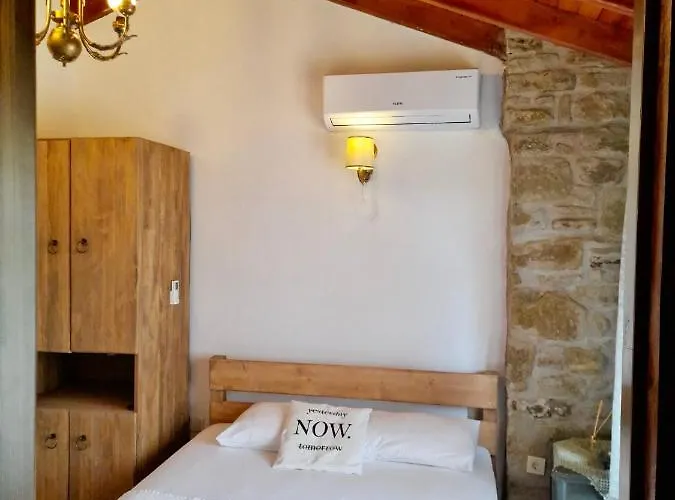 Sari Keçı Taş Otel İmroz, Türkiye