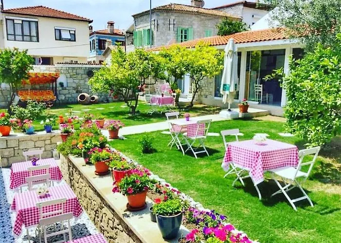 Demir Alacati Otel