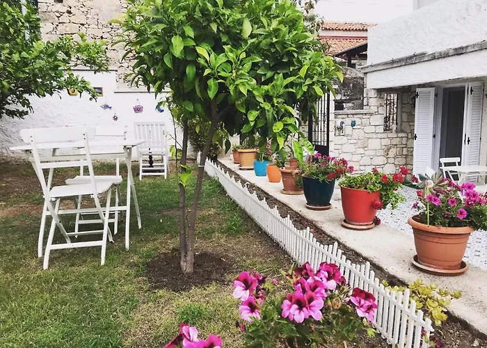 Demir Alacati Otel