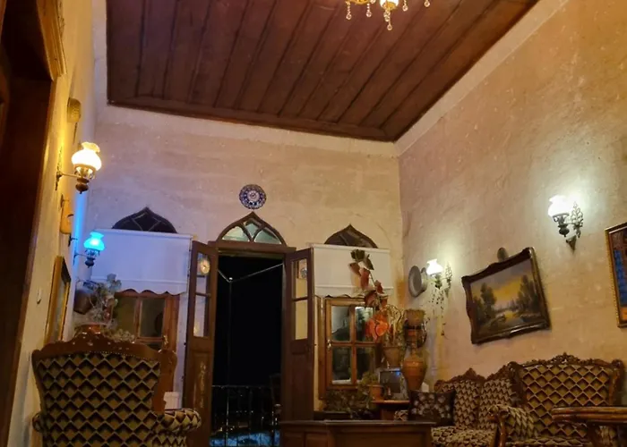 Born Hotel