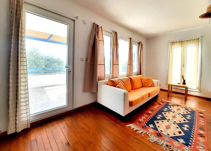 Ada-Art Guesthouse Design Rooms Next To Beach