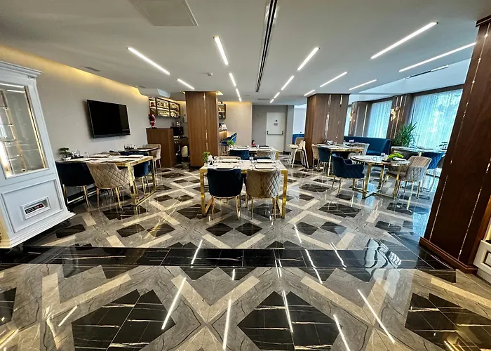 Trademark By Wyndham Operla Airport Hotels Arnavutkoey