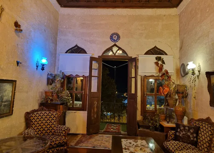 Born Hotel