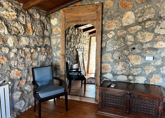 Kale Lodge - Adult Only + 15