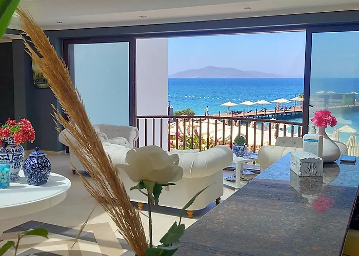 Small Beach Hotel