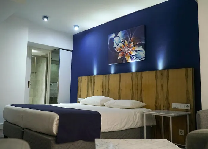 En Otel Karaca