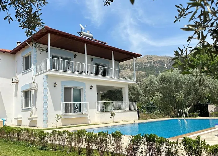 Ayakli Goel Evleri