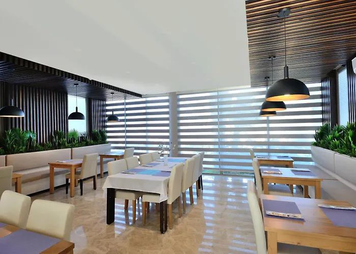 Lugga Boutique Hotel & Beach