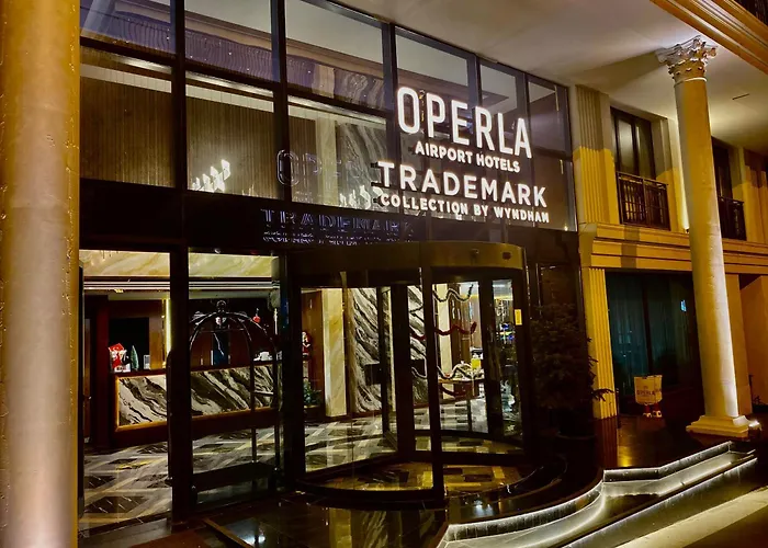 Trademark By Wyndham Operla Airport Hotels Arnavutkoey