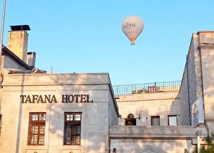 Tafana Cave & Stone Lodge