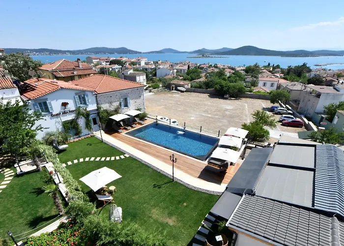 Cunda Ömer Ağa Konağı