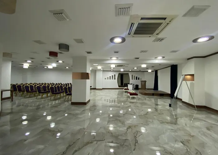 Yucel Hotel
