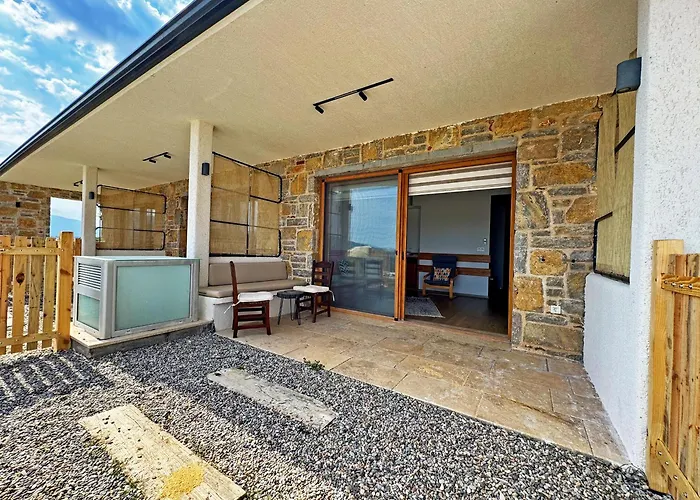 Vineyard Guesthouse - Over 14 Years Old Only