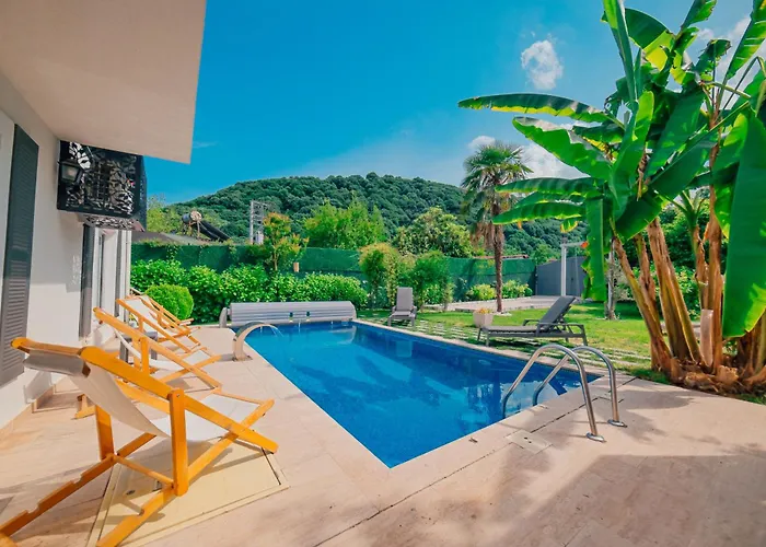 Villa Atlas Muhafazakar Havuzlu, Mustakil Genis Bahceli