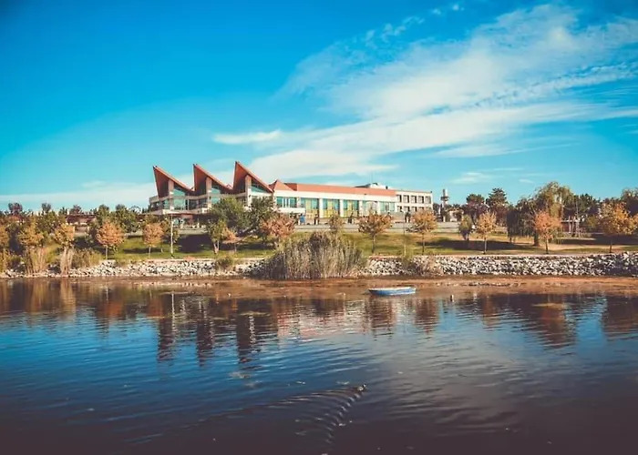Kronos Hotel