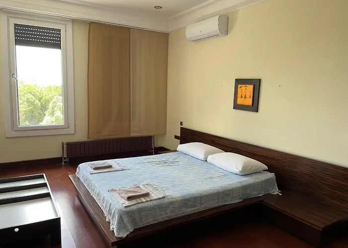 Silivri Gazitepe'de 3 katlı, havuzlu lüks villa, Türkiye