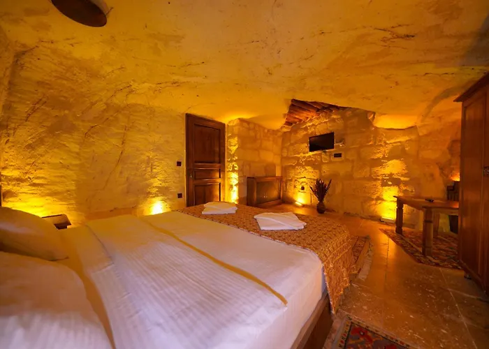 Uerguep Inn Cave