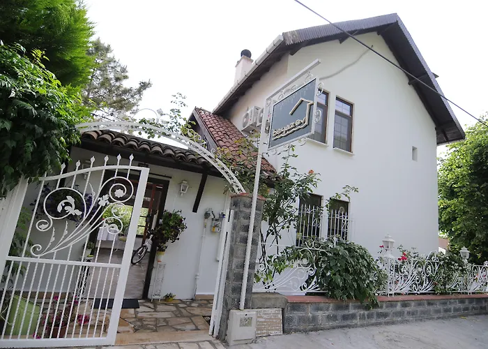 Beyaz Ev Agva - Adult Only +15