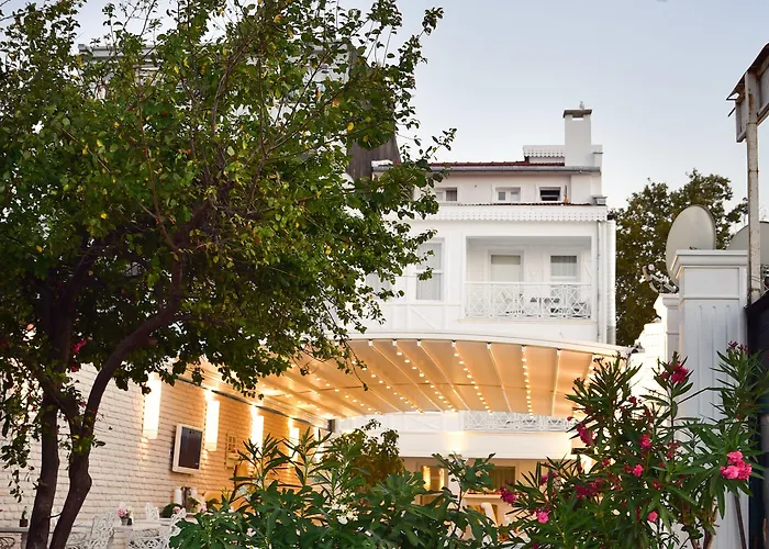 Büyükada Port Hotel