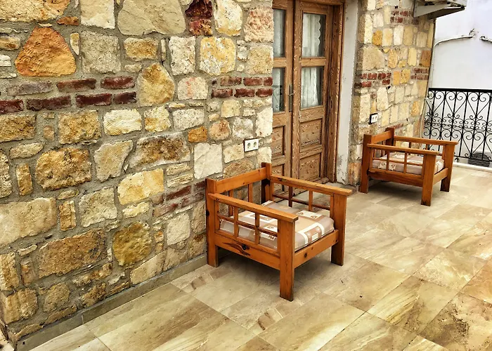 Parmis Boutique House