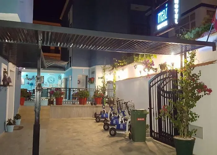 Mai̇ Hotel