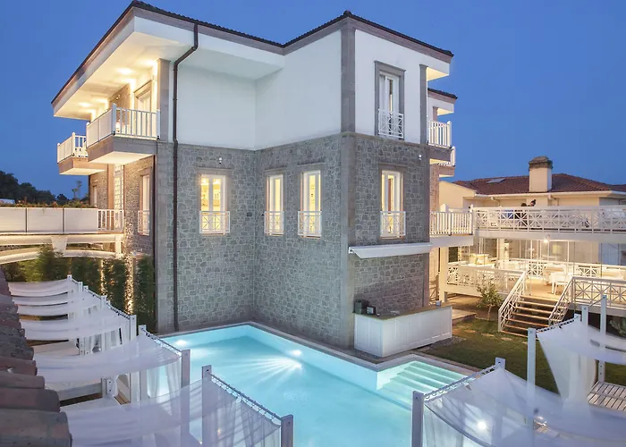 Cunda Pur Beyaz Hotel