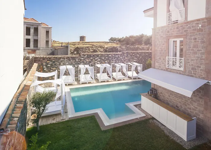 Cunda Pur Beyaz Hotel