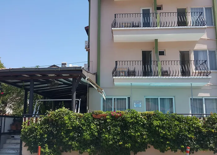 Cicek Hotel & Apartments