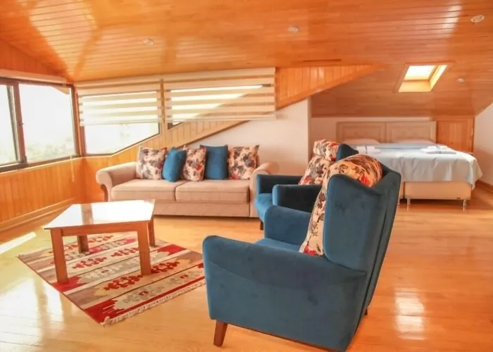 Royal Inn Seza Residence