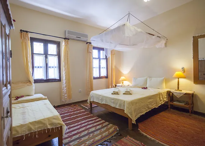 Kalkan Turk Evi, Türkiye