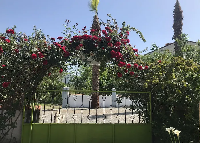 Yaprak Hotel