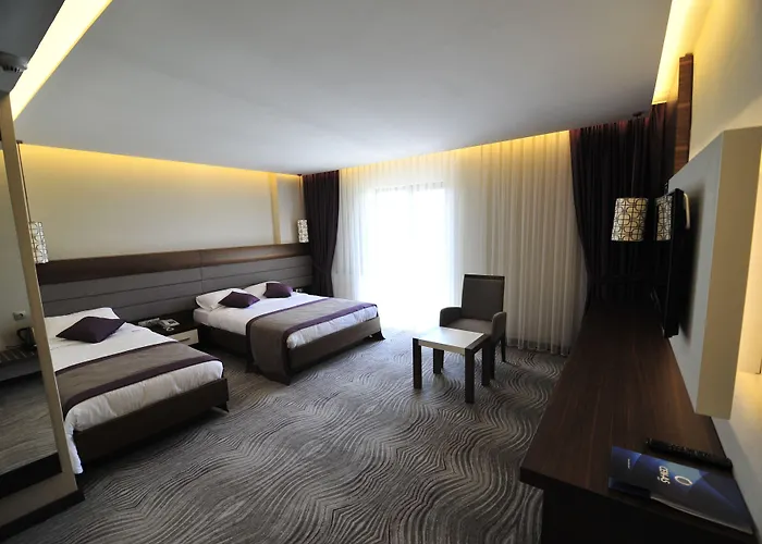 Grand Cenas Hotel