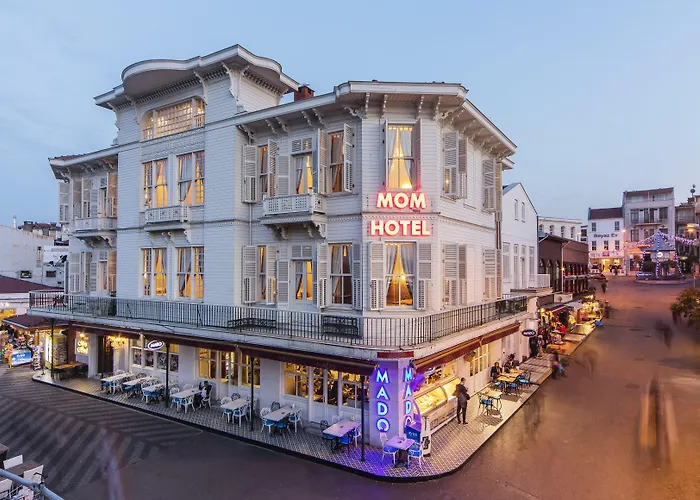Mom Hotel
