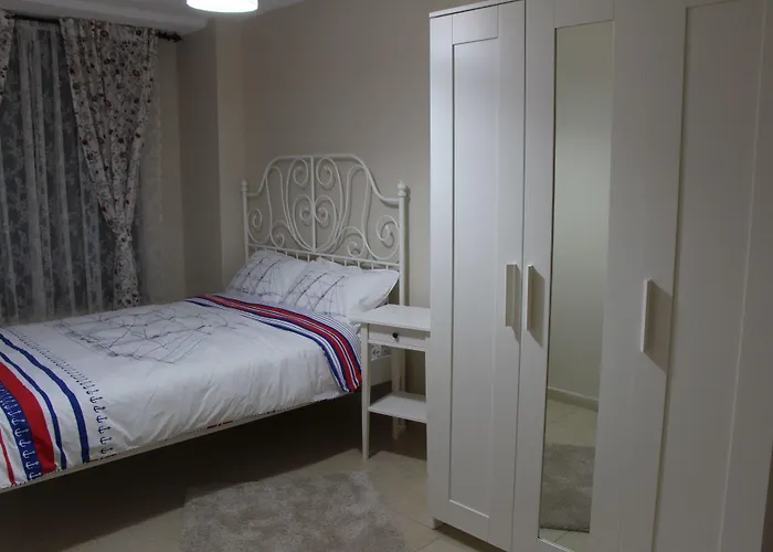 Kinzi House