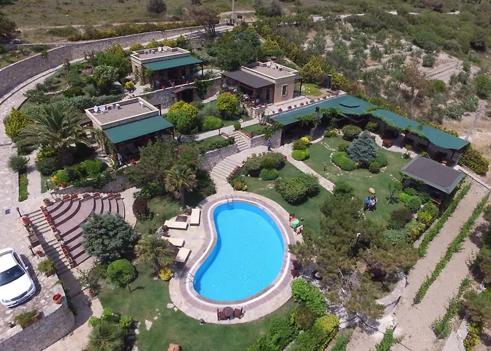 Ada Bacchus Hotel