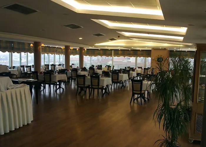 Pak Hotel
