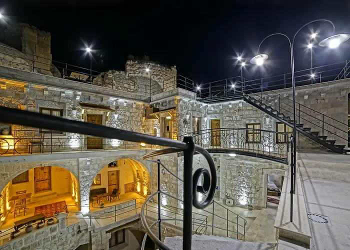 Risus Cave Suites