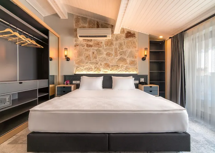 Isola 12 Hotel