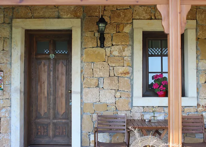 Bozcaada Defne Bağ Evi
