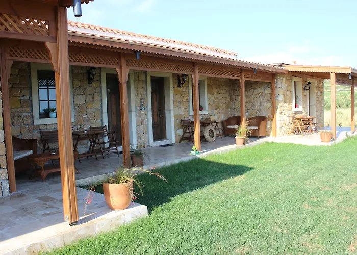 Bozcaada Defne Bağ Evi
