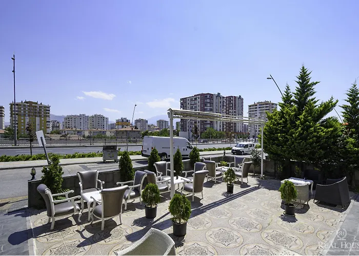 Real House Boutique Hotel