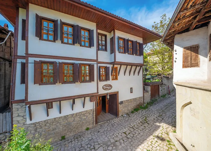 Serbetci Konak