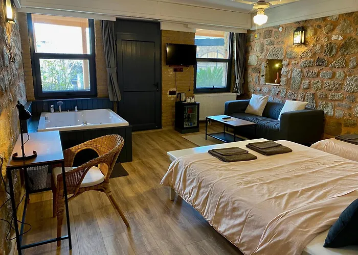 Attalos Suites Hotel