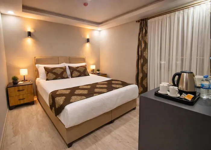 Whitestone Hotel