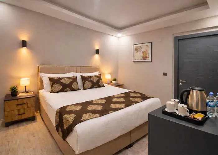 Whitestone Hotel