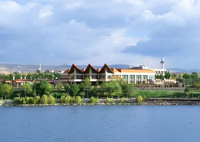 Kronos Hotel