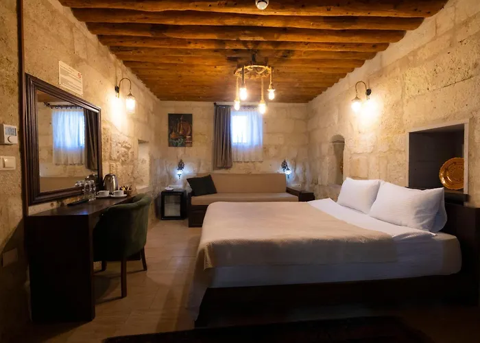 Tafana Cave & Stone Lodge