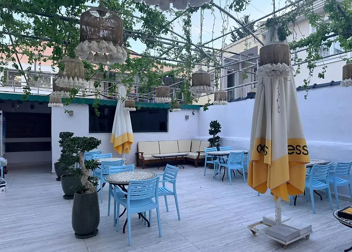 Ados Hotel