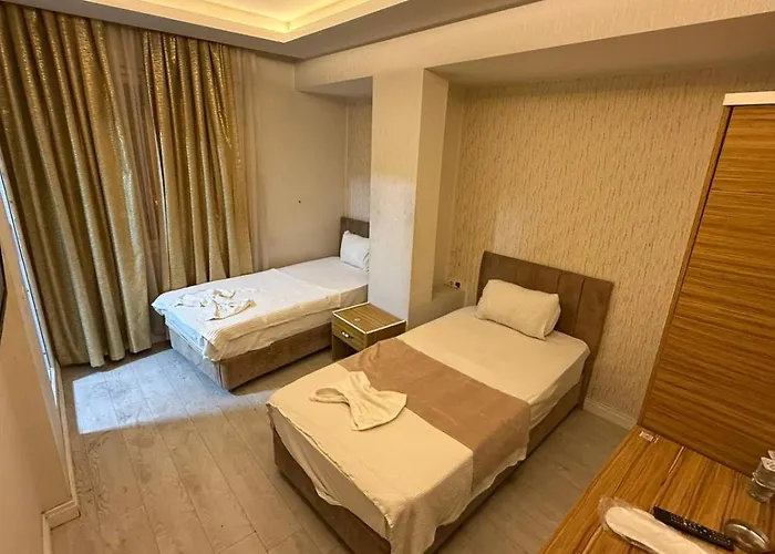 Grand Black Hotel