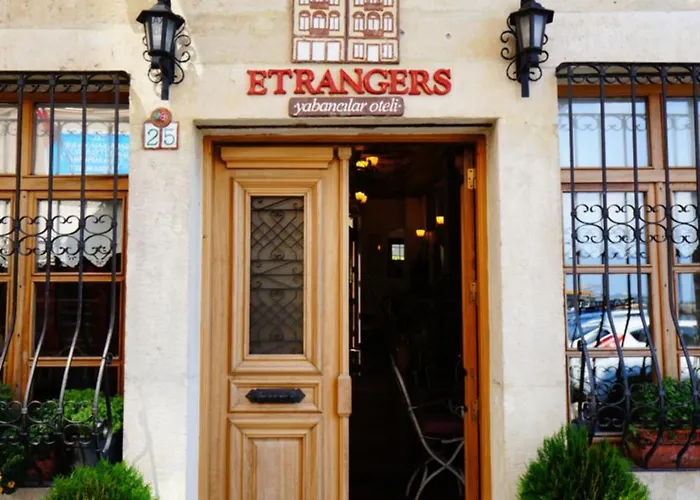Des Etrangers - Special Category